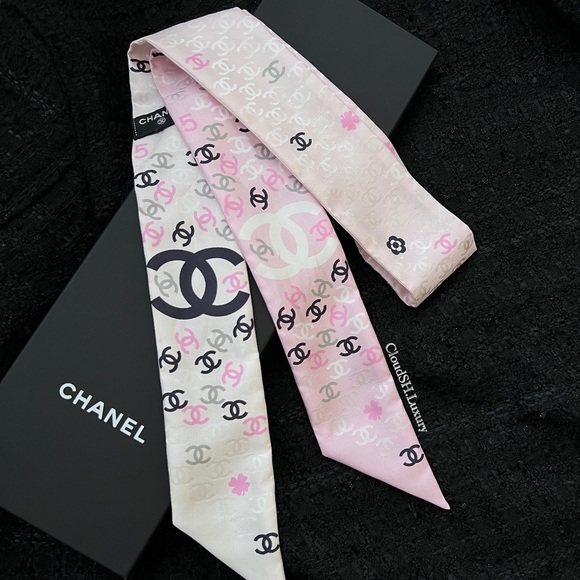 Auth Chanel All Over CC logo Pink Silk Bandeau - Picture 1 of 6